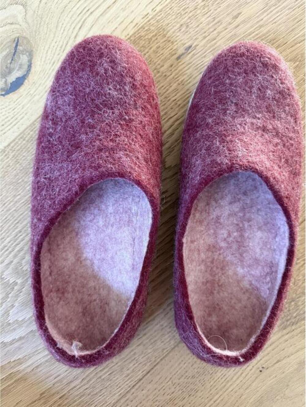 Nootkas Womens Wool Slippers EU 39 US 8-8.5 Burgundy Red Suede Sole